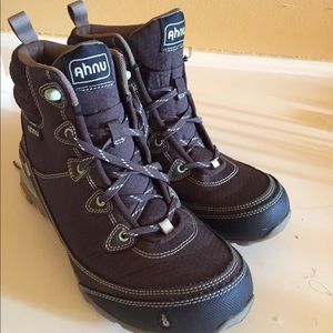 Ahnu Sugarpine Boot Size 9.5